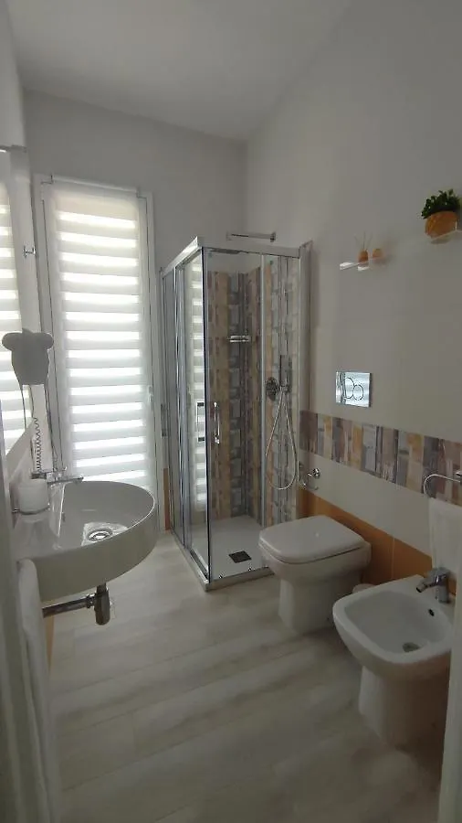 Bilateral B&B Avola